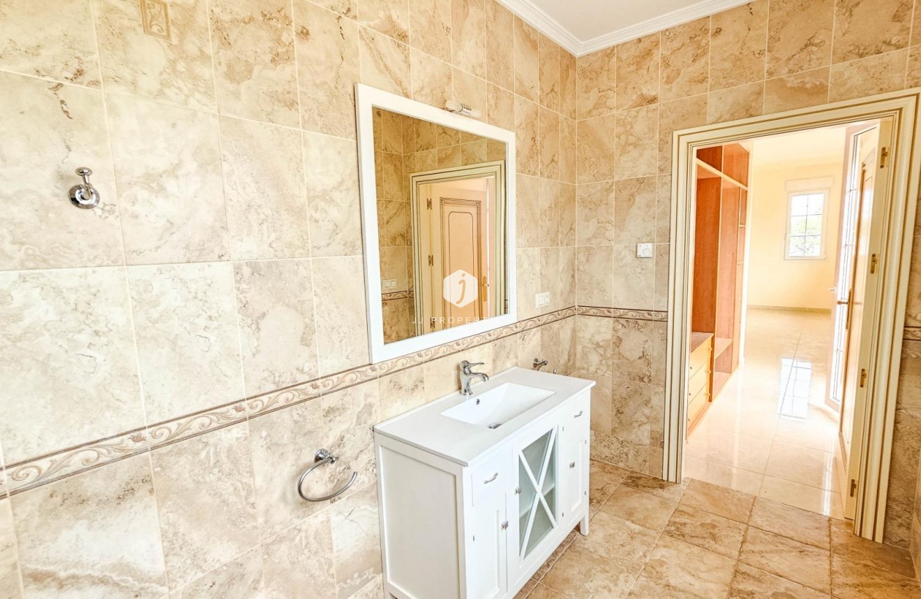 Tweedehands - Villa -
Cabo Roig