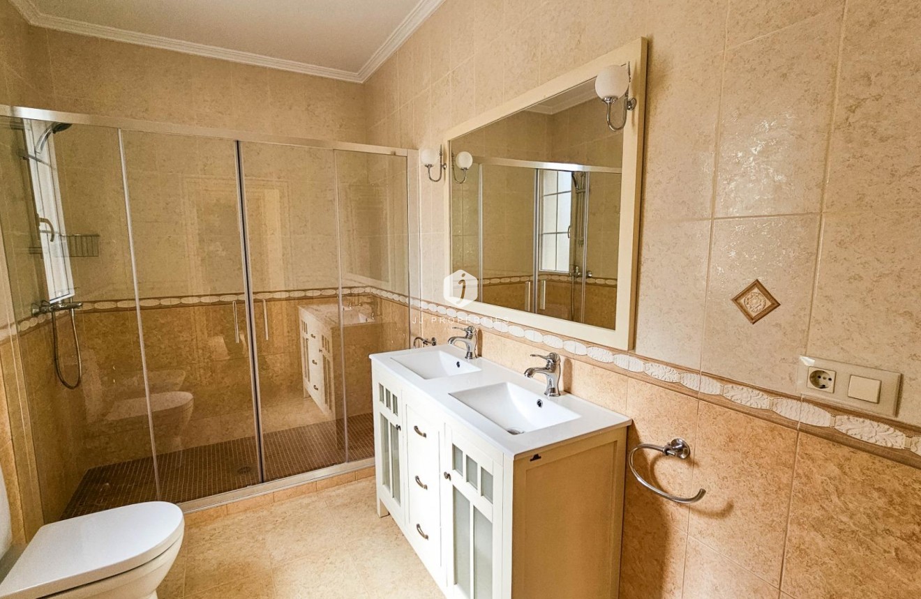 Tweedehands - Villa -
Cabo Roig