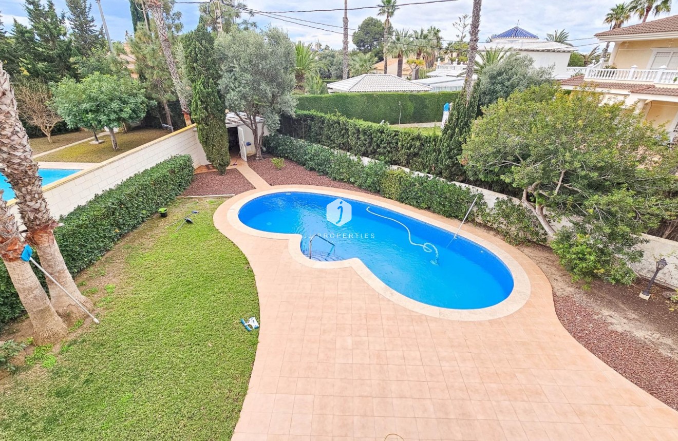 Tweedehands - Villa -
Cabo Roig