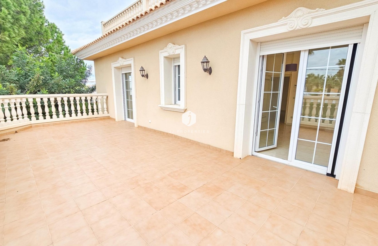 Tweedehands - Villa -
Cabo Roig