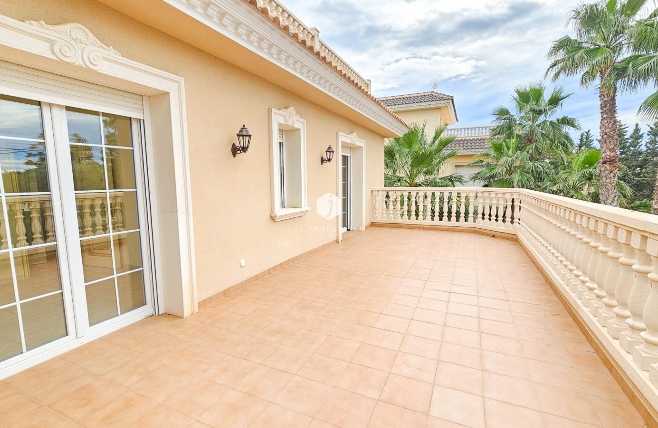 Tweedehands - Villa -
Cabo Roig
