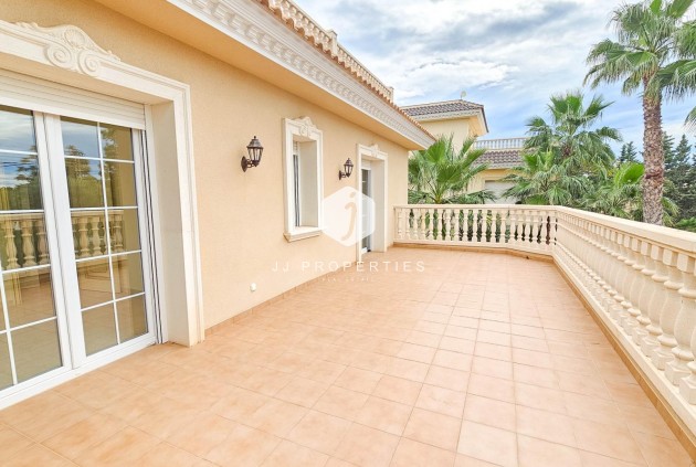 Tweedehands - Villa -
Cabo Roig