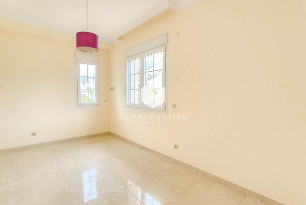 Tweedehands - Villa -
Cabo Roig