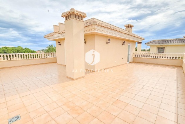 Tweedehands - Villa -
Cabo Roig