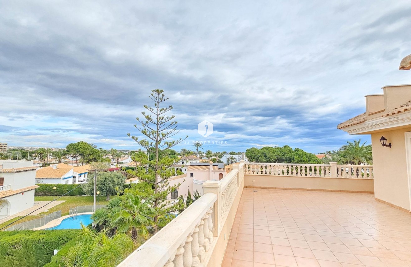 Tweedehands - Villa -
Cabo Roig