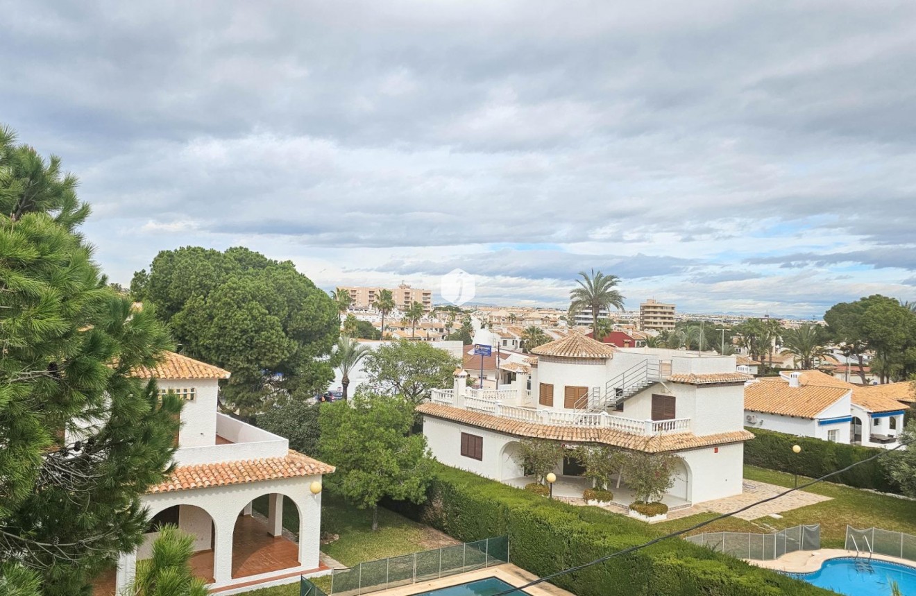 Tweedehands - Villa -
Cabo Roig