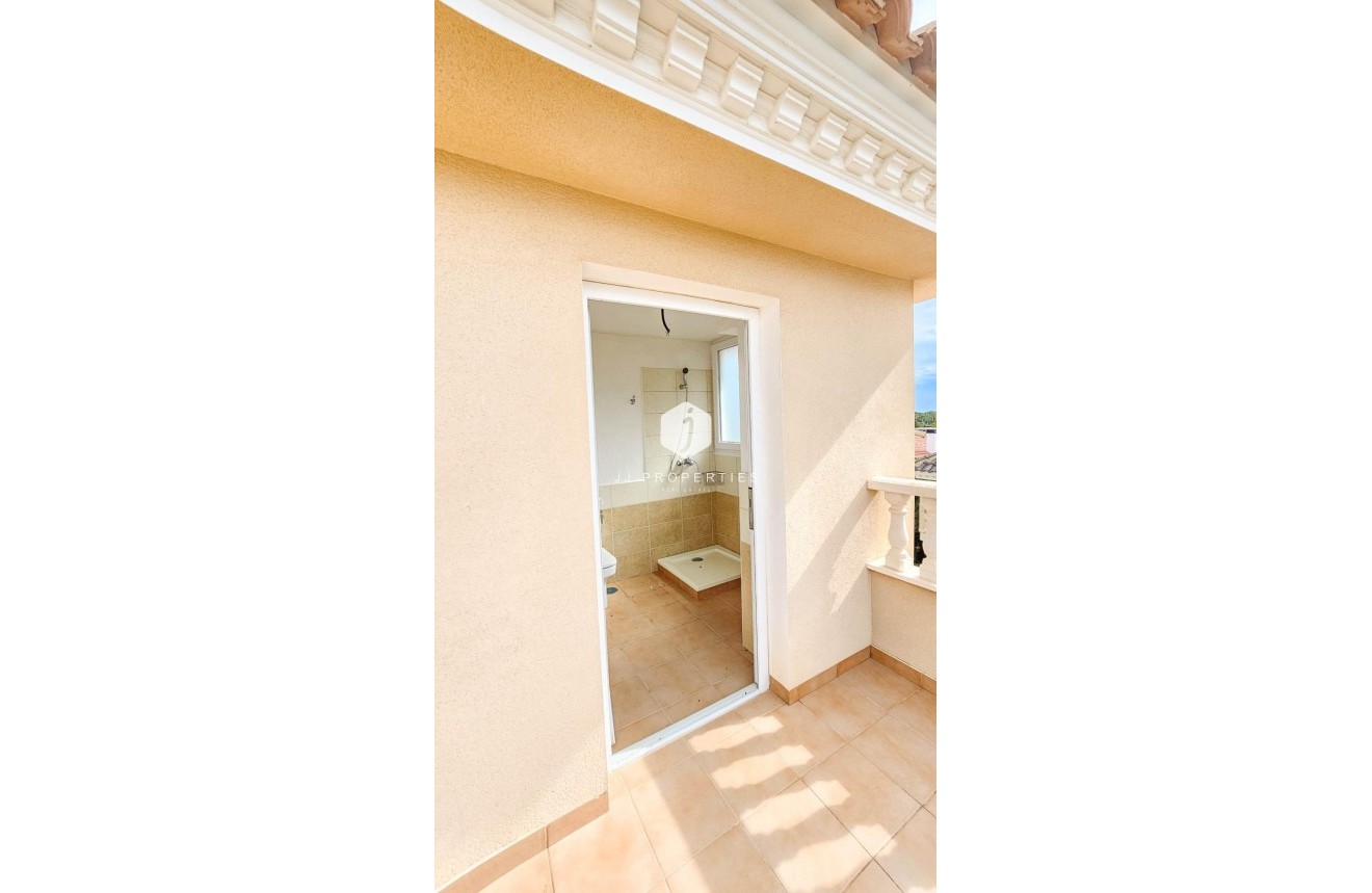 Tweedehands - Villa -
Cabo Roig