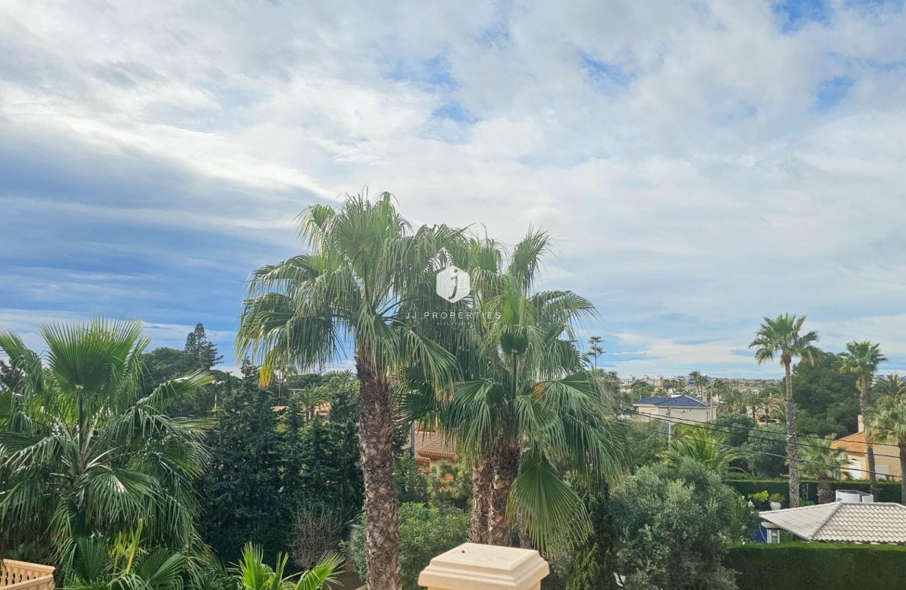 Tweedehands - Villa -
Cabo Roig