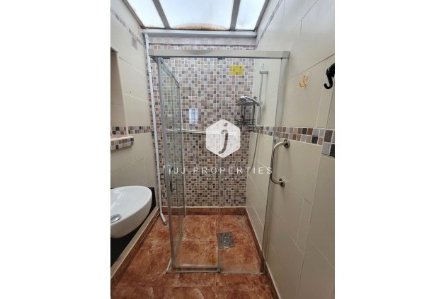 Resale - Chalet -
Torrevieja - El chaparral