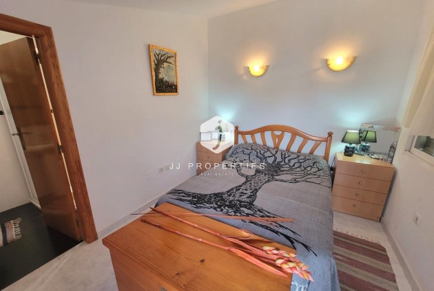 Resale - Chalet -
Torrevieja - El chaparral