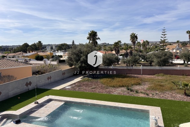 Resale - Villa -
Benijofar - Costa Blanca