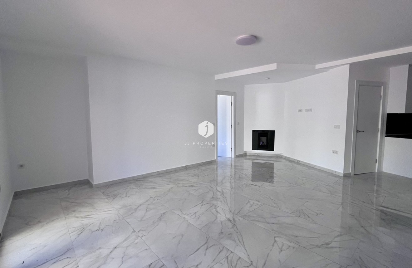 Z drugiej ręki - Bungalow -
Torrevieja