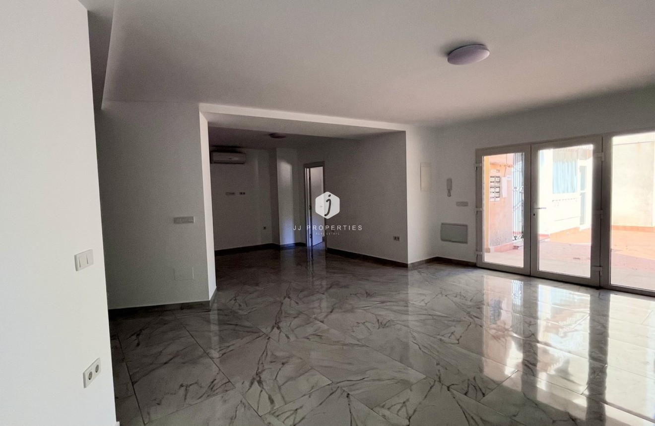 Z drugiej ręki - Bungalow -
Torrevieja