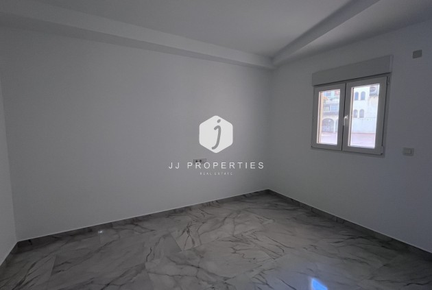 Z drugiej ręki - Bungalow -
Torrevieja