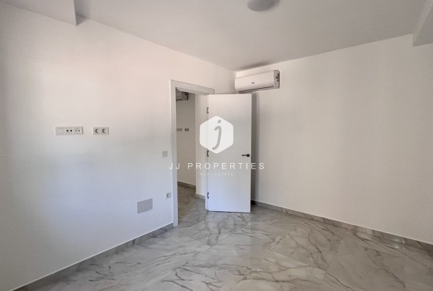 Z drugiej ręki - Bungalow -
Torrevieja