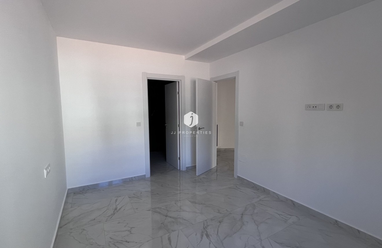 Z drugiej ręki - Bungalow -
Torrevieja