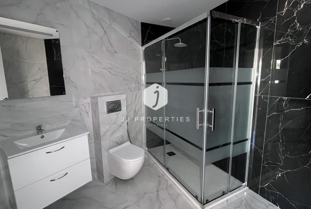 Z drugiej ręki - Bungalow -
Torrevieja