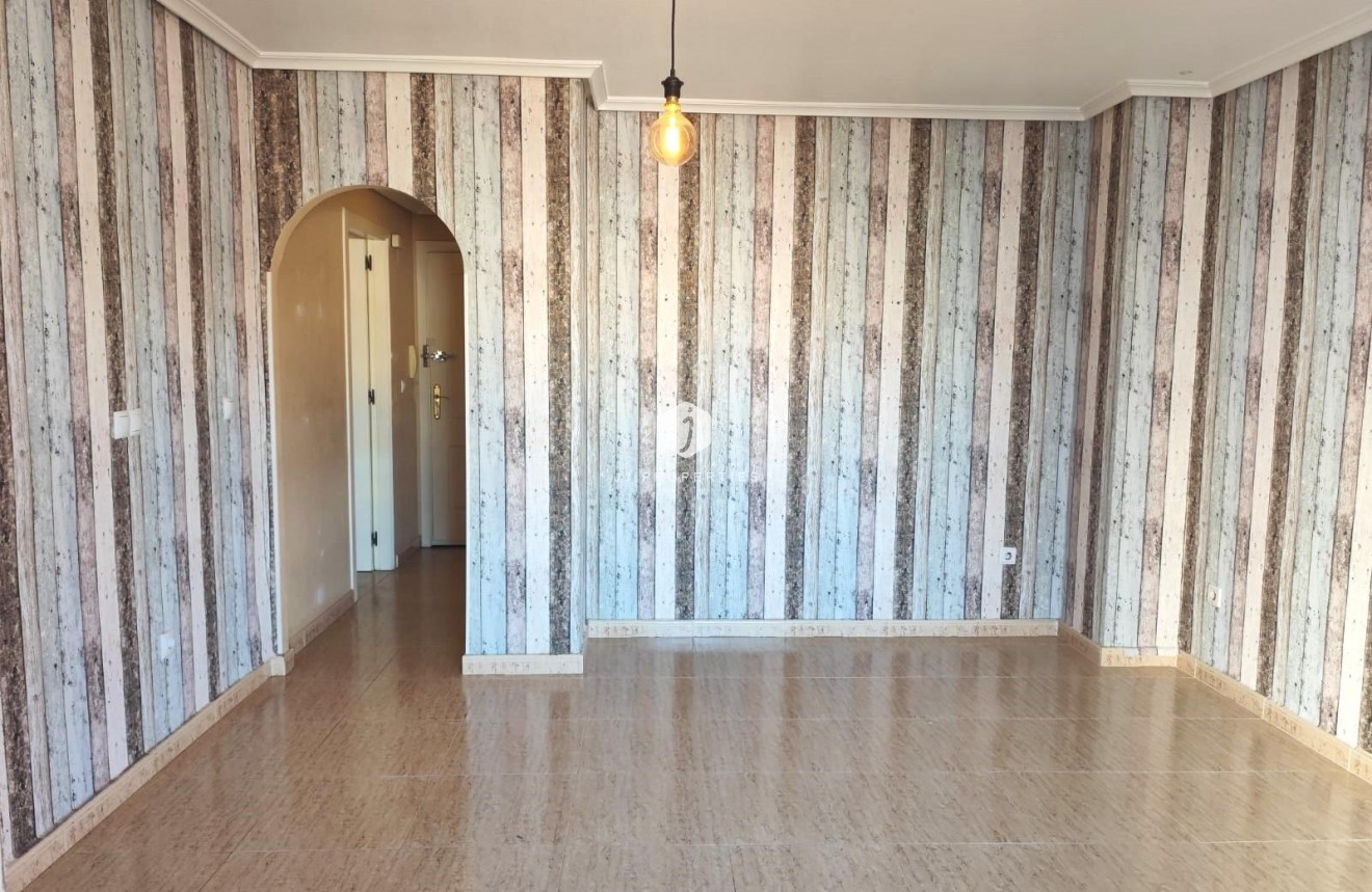 Tweedehands - Appartement / flat -
Torrevieja - Centro