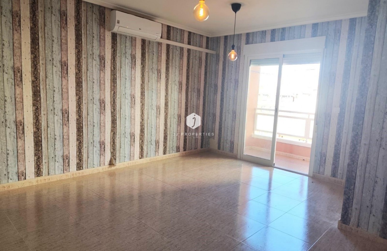 Tweedehands - Appartement / flat -
Torrevieja - Centro
