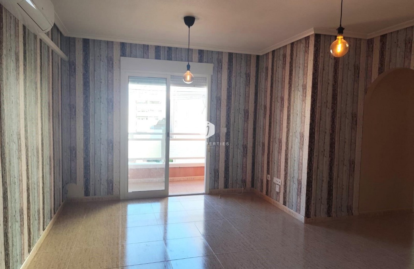 Tweedehands - Appartement / flat -
Torrevieja - Centro
