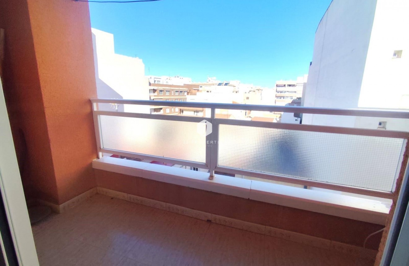 Tweedehands - Appartement / flat -
Torrevieja - Centro