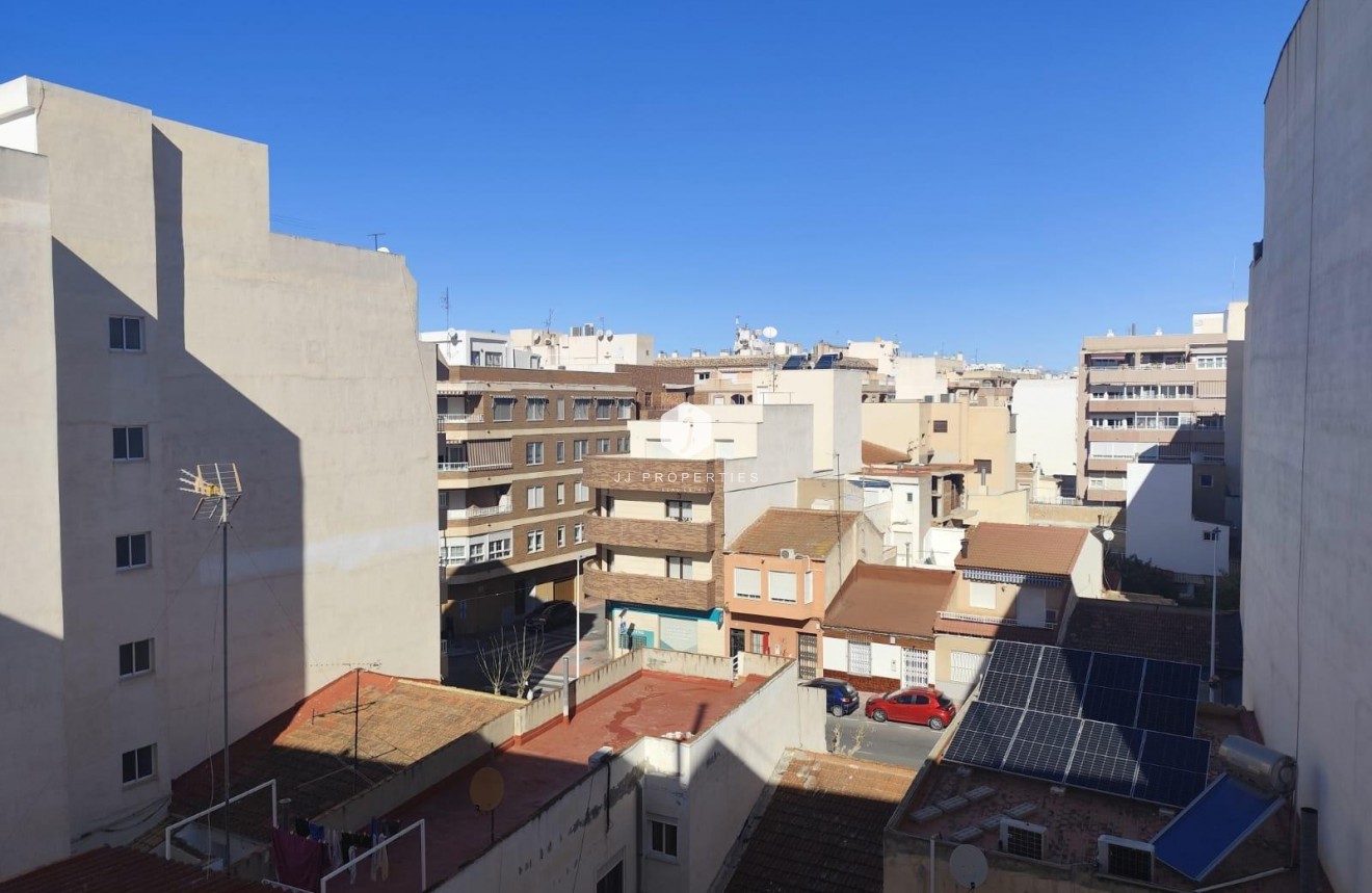 Tweedehands - Appartement / flat -
Torrevieja - Centro