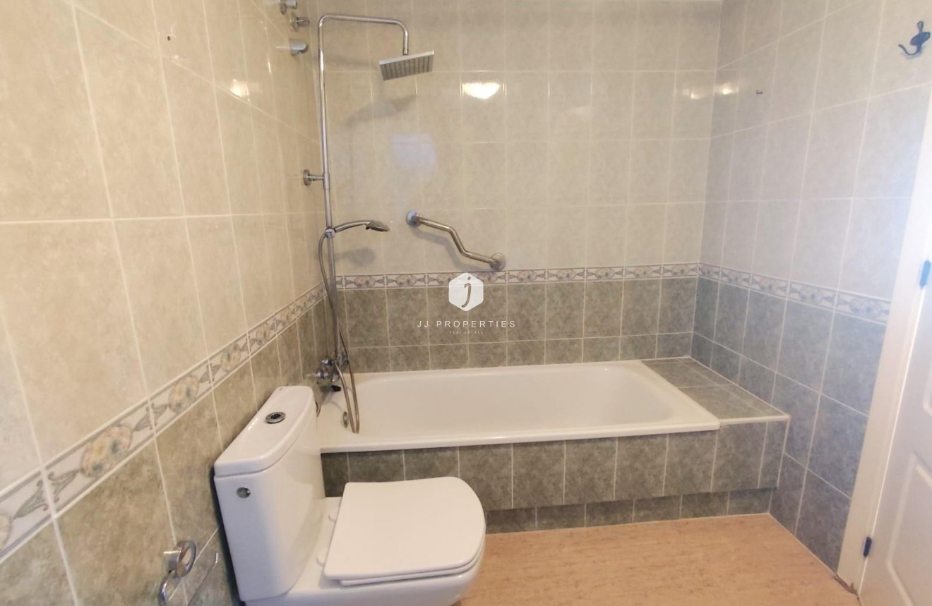 Tweedehands - Appartement / flat -
Torrevieja - Centro