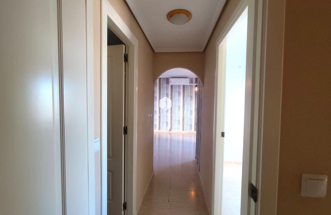 Tweedehands - Appartement / flat -
Torrevieja - Centro