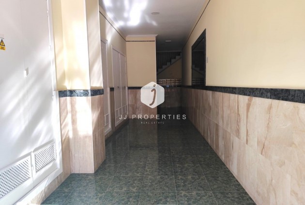 Tweedehands - Appartement / flat -
Torrevieja - Centro