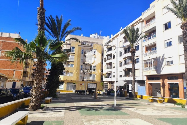 Tweedehands - Appartement / flat -
Torrevieja - Centro