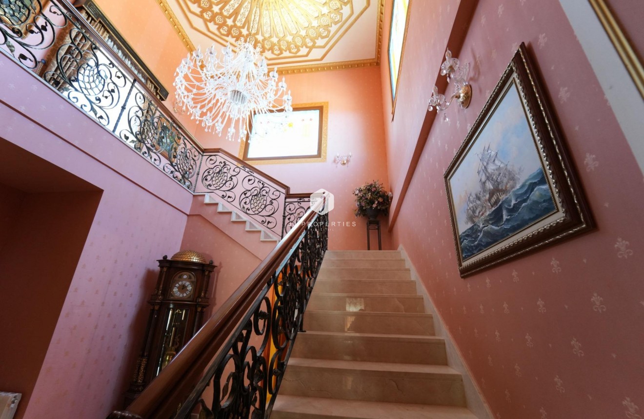 Resale - Villa -
Orihuela Costa - Campoamor