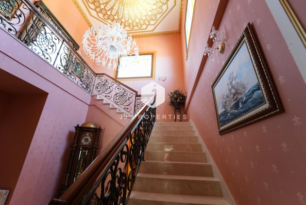 Resale - Villa -
Orihuela Costa - Campoamor