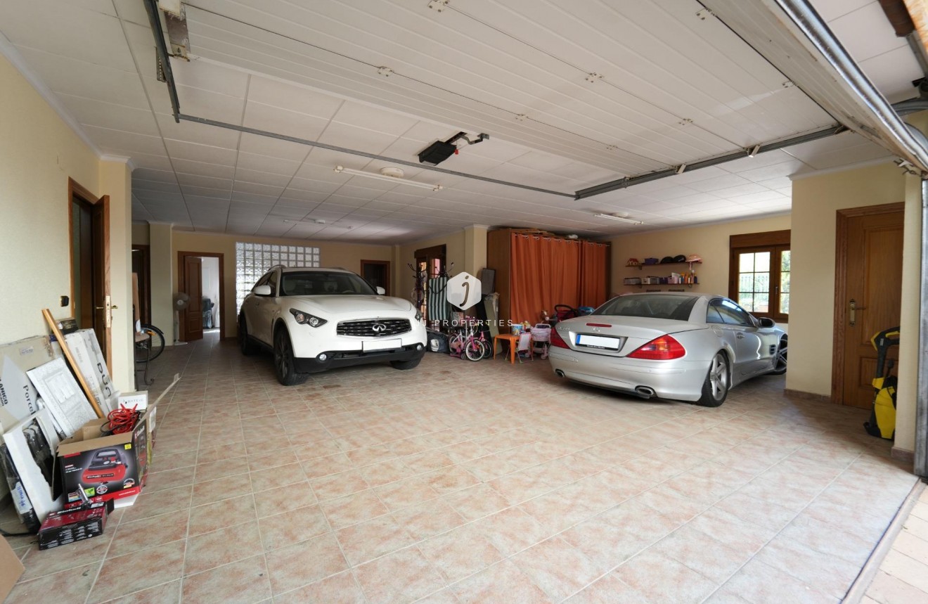 Resale - Villa -
Orihuela Costa - Campoamor