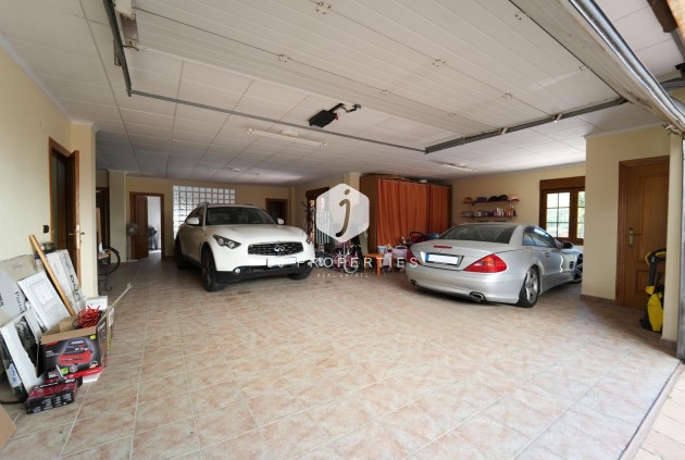 Resale - Villa -
Orihuela Costa - Campoamor