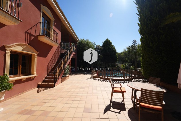 Resale - Villa -
Orihuela Costa - Campoamor