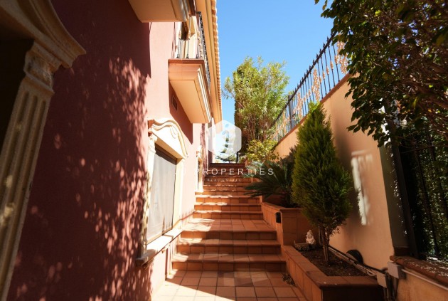 Resale - Villa -
Orihuela Costa - Campoamor