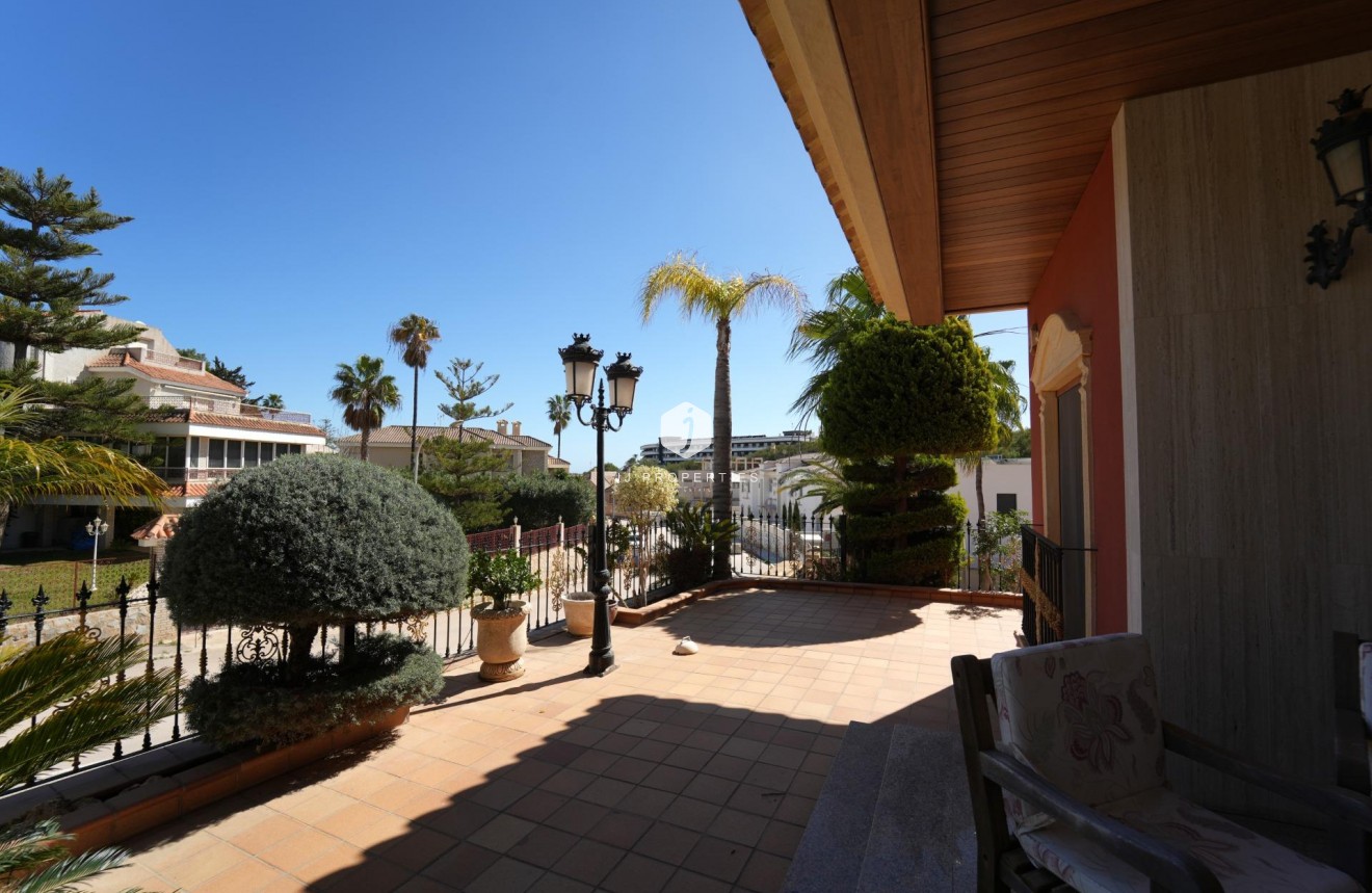 Resale - Villa -
Orihuela Costa - Campoamor