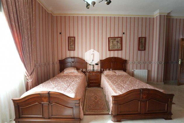 Resale - Villa -
Orihuela Costa - Campoamor