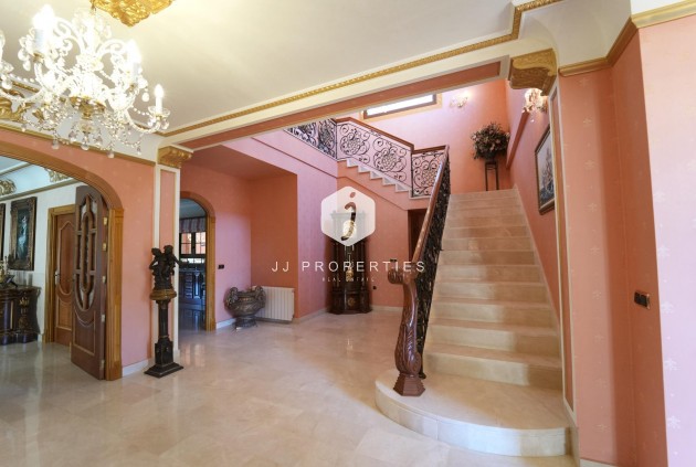 Resale - Villa -
Orihuela Costa - Campoamor