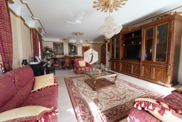 Resale - Villa -
Orihuela Costa - Campoamor