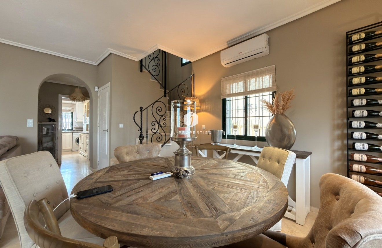 Resale - Villa -
Orihuela Costa - Los Doses