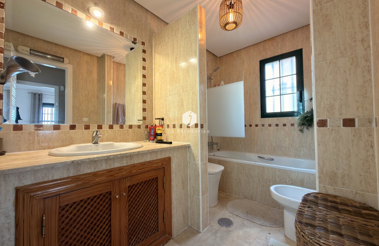 Resale - Villa -
Orihuela Costa - Los Doses