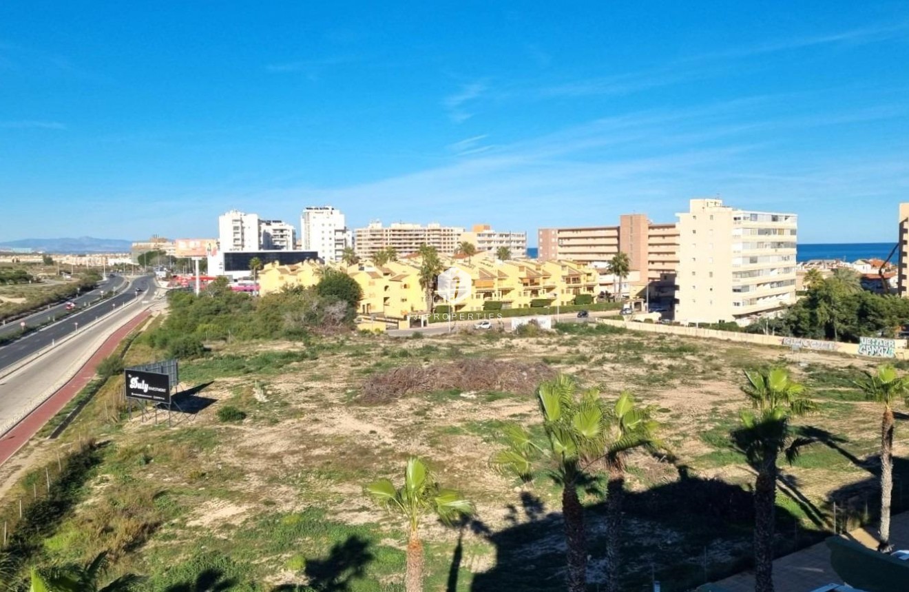 Resale - Apartment / flat -
Torrevieja - La Mata