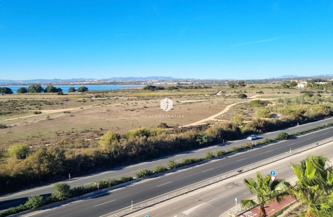 Resale - Apartment / flat -
Torrevieja - La Mata