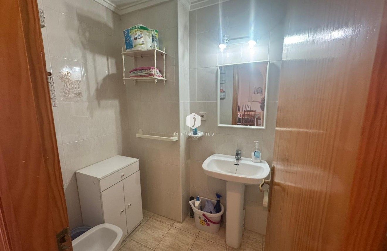 Resale - Apartment / flat -
Torrevieja - Costa Blanca