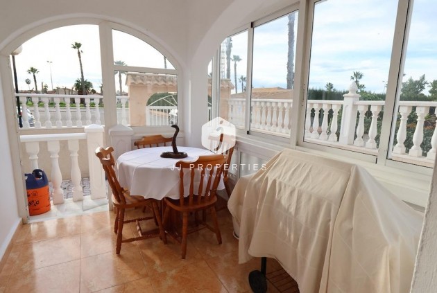 Resale - Chalet -
Torrevieja - Costa Blanca