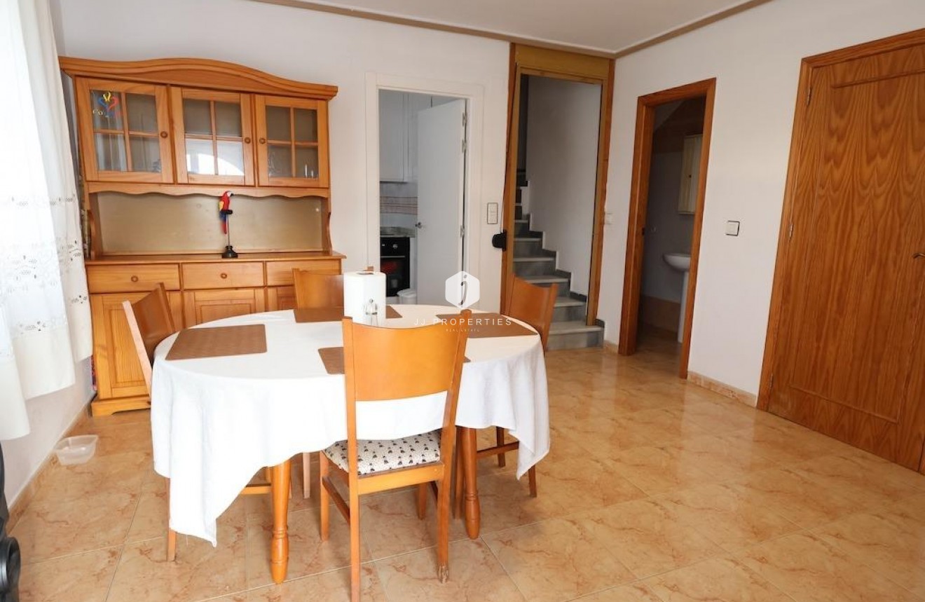 Resale - Chalet -
Torrevieja - Costa Blanca