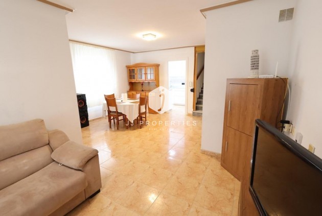 Resale - Chalet -
Torrevieja - Costa Blanca