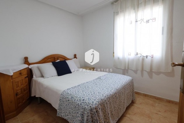 Resale - Chalet -
Torrevieja - Costa Blanca