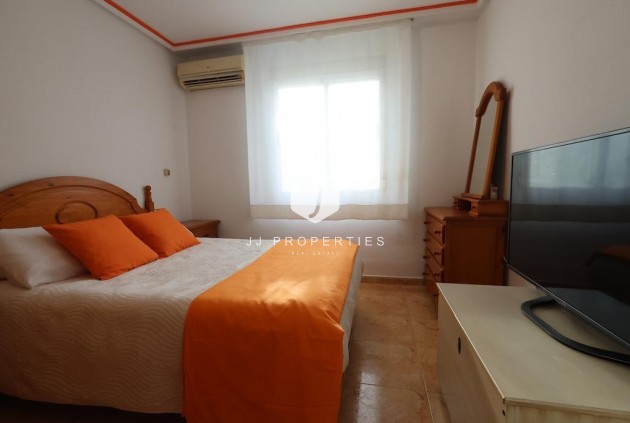 Resale - Chalet -
Torrevieja - Costa Blanca